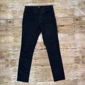 Black Pull On Skinny Levi Jeans